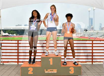 Thumbnail 3 in UIL 4A State Championship (Awards) photogallery.