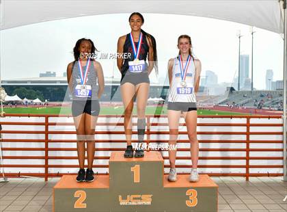 Thumbnail 3 in UIL 4A State Championship (Awards) photogallery.