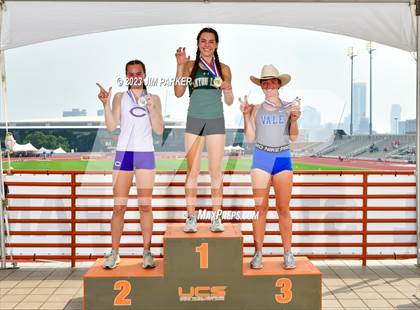 Thumbnail 3 in UIL 4A State Championship (Awards) photogallery.