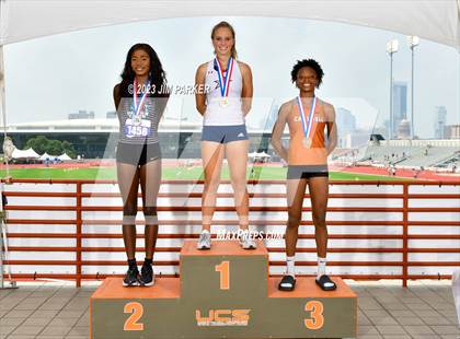 Thumbnail 2 in UIL 4A State Championship (Awards) photogallery.