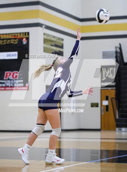 Thumbnail 1 in Green Hill vs Cookeville (TSSAA Division I-AAA District Playoff) photogallery.