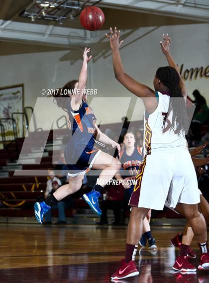 Thumbnail 2 in Horace Greeley vs Mt. Vernon photogallery.