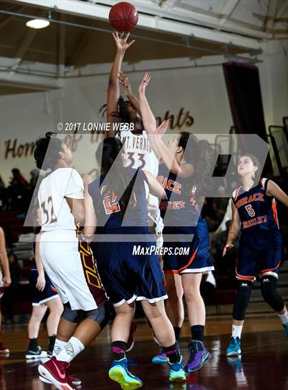 Thumbnail 2 in Horace Greeley vs Mt. Vernon photogallery.