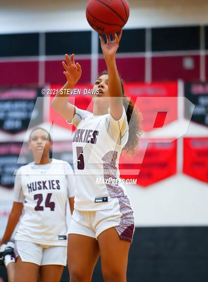 Thumbnail 1 in Hamilton vs. Williams Field (Lady Blackhawks Invitational) photogallery.
