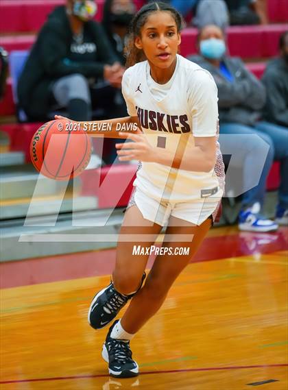 Thumbnail 3 in Hamilton vs. Williams Field (Lady Blackhawks Invitational) photogallery.