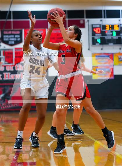 Thumbnail 2 in Hamilton vs. Williams Field (Lady Blackhawks Invitational) photogallery.