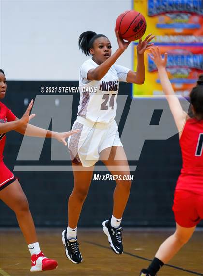 Thumbnail 3 in Hamilton vs. Williams Field (Lady Blackhawks Invitational) photogallery.