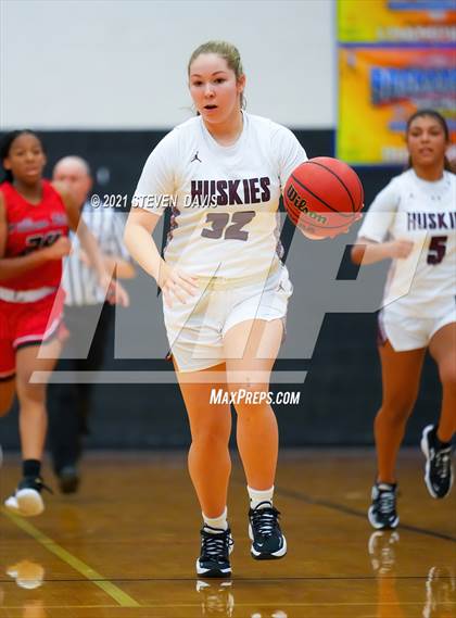 Thumbnail 1 in Hamilton vs. Williams Field (Lady Blackhawks Invitational) photogallery.