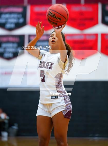 Thumbnail 3 in Hamilton vs. Williams Field (Lady Blackhawks Invitational) photogallery.