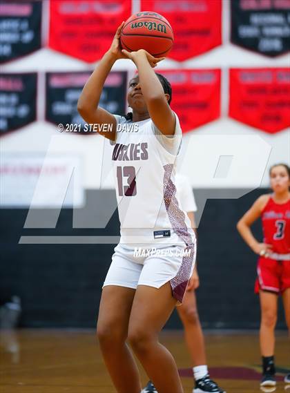 Thumbnail 3 in Hamilton vs. Williams Field (Lady Blackhawks Invitational) photogallery.