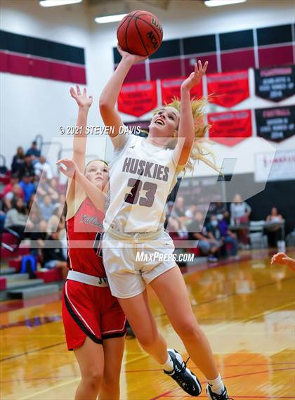 Thumbnail 2 in Hamilton vs. Williams Field (Lady Blackhawks Invitational) photogallery.