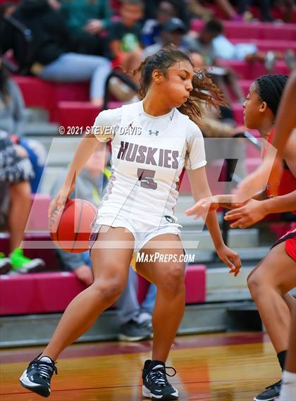 Thumbnail 2 in Hamilton vs. Williams Field (Lady Blackhawks Invitational) photogallery.