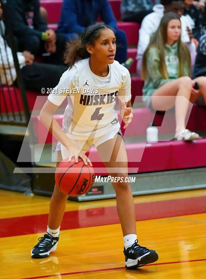 Thumbnail 3 in Hamilton vs. Williams Field (Lady Blackhawks Invitational) photogallery.