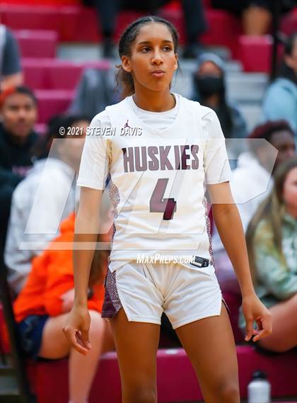 Thumbnail 2 in Hamilton vs. Williams Field (Lady Blackhawks Invitational) photogallery.