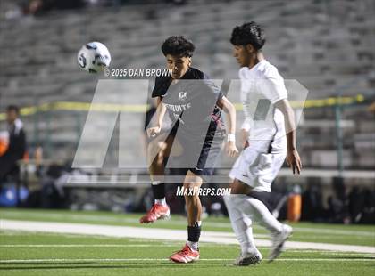 Thumbnail 2 in Horn vs Mesquite (UIL A D2 Regional Finals) photogallery.