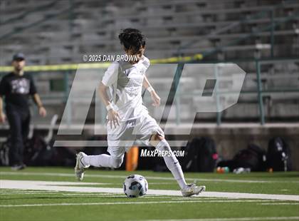 Thumbnail 2 in Horn vs Mesquite (UIL A D2 Regional Finals) photogallery.