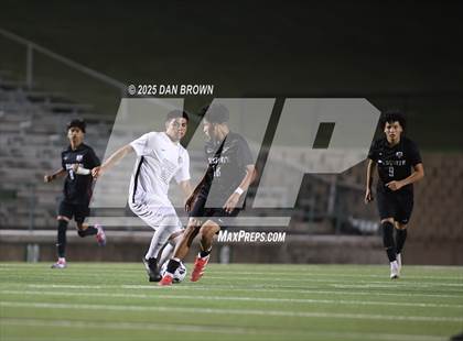 Thumbnail 3 in Horn vs Mesquite (UIL A D2 Regional Finals) photogallery.
