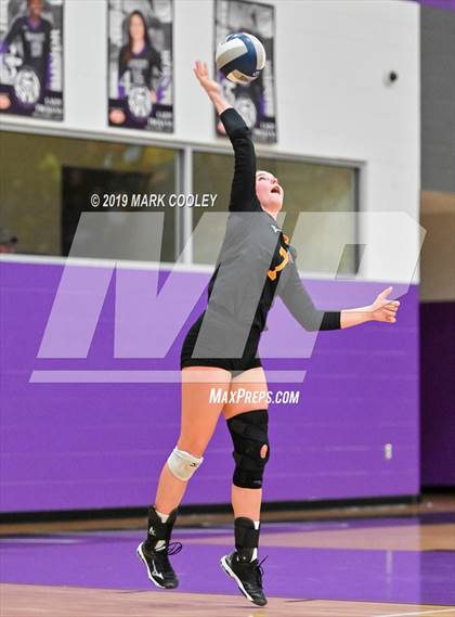 Thumbnail 1 in Hillsboro vs. Gatesville (UIL 4A Bi-District) photogallery.