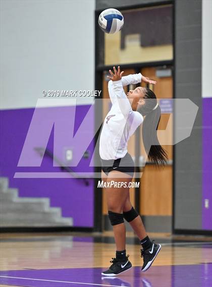Thumbnail 1 in Hillsboro vs. Gatesville (UIL 4A Bi-District) photogallery.