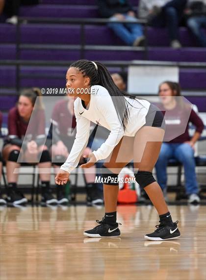 Thumbnail 3 in Hillsboro vs. Gatesville (UIL 4A Bi-District) photogallery.