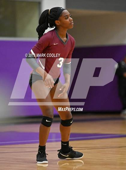Thumbnail 1 in Hillsboro vs. Gatesville (UIL 4A Bi-District) photogallery.
