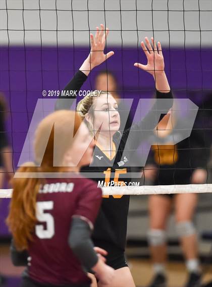 Thumbnail 2 in Hillsboro vs. Gatesville (UIL 4A Bi-District) photogallery.
