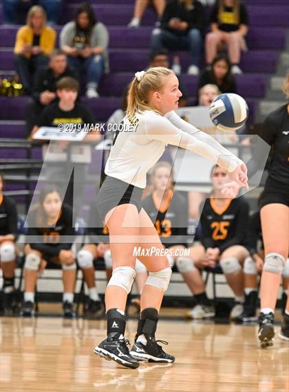 Thumbnail 2 in Hillsboro vs. Gatesville (UIL 4A Bi-District) photogallery.