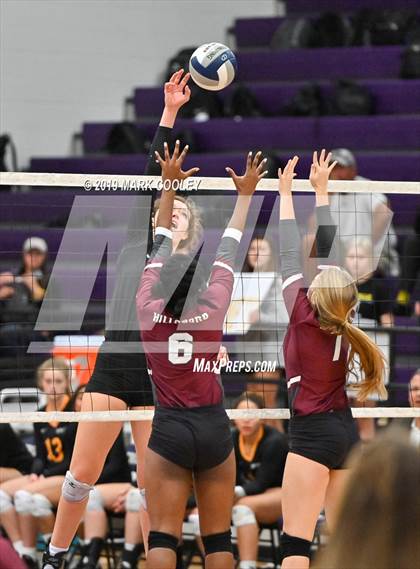 Thumbnail 3 in Hillsboro vs. Gatesville (UIL 4A Bi-District) photogallery.