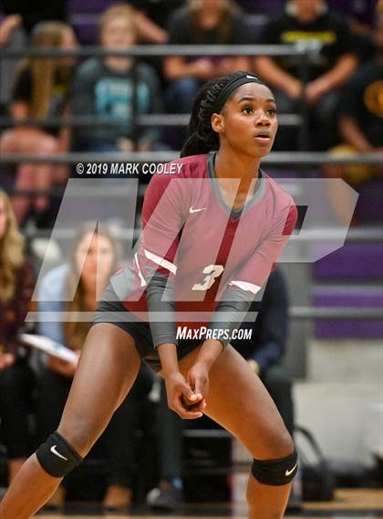 Thumbnail 2 in Hillsboro vs. Gatesville (UIL 4A Bi-District) photogallery.