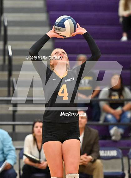 Thumbnail 1 in Hillsboro vs. Gatesville (UIL 4A Bi-District) photogallery.