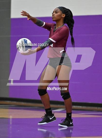 Thumbnail 2 in Hillsboro vs. Gatesville (UIL 4A Bi-District) photogallery.
