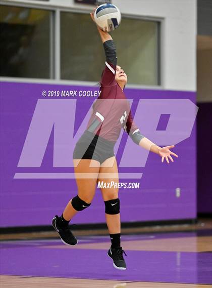 Thumbnail 1 in Hillsboro vs. Gatesville (UIL 4A Bi-District) photogallery.