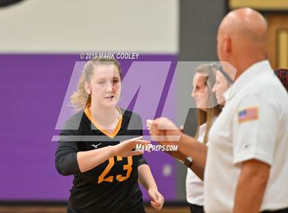 Thumbnail 3 in Hillsboro vs. Gatesville (UIL 4A Bi-District) photogallery.