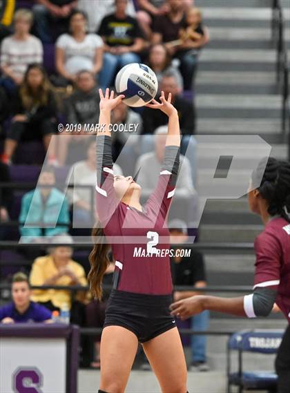 Thumbnail 2 in Hillsboro vs. Gatesville (UIL 4A Bi-District) photogallery.