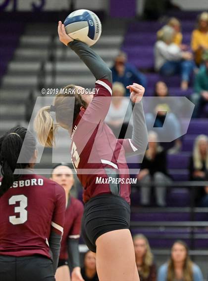 Thumbnail 2 in Hillsboro vs. Gatesville (UIL 4A Bi-District) photogallery.