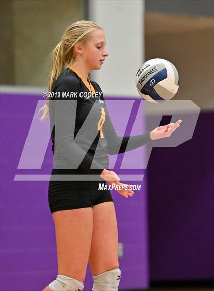 Thumbnail 1 in Hillsboro vs. Gatesville (UIL 4A Bi-District) photogallery.