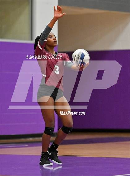 Thumbnail 1 in Hillsboro vs. Gatesville (UIL 4A Bi-District) photogallery.
