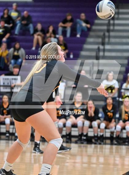 Thumbnail 1 in Hillsboro vs. Gatesville (UIL 4A Bi-District) photogallery.