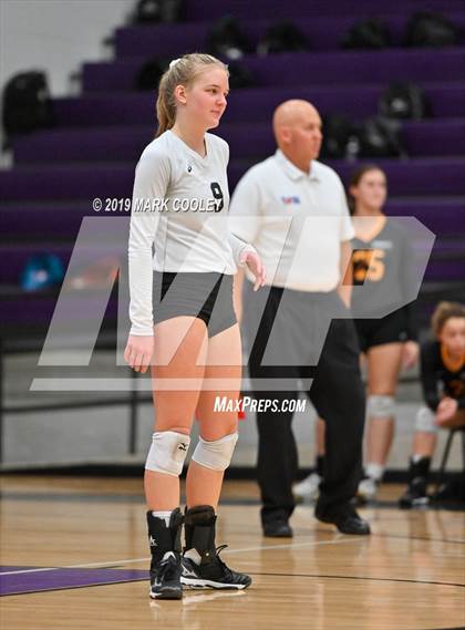 Thumbnail 3 in Hillsboro vs. Gatesville (UIL 4A Bi-District) photogallery.