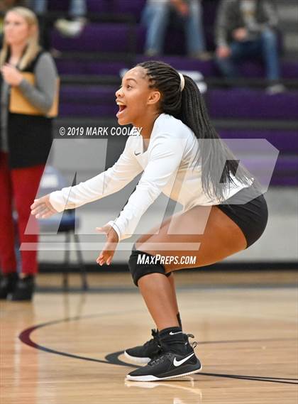 Thumbnail 3 in Hillsboro vs. Gatesville (UIL 4A Bi-District) photogallery.