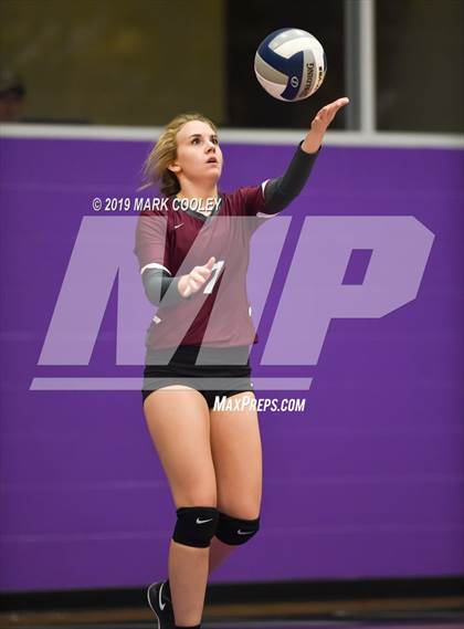 Thumbnail 2 in Hillsboro vs. Gatesville (UIL 4A Bi-District) photogallery.