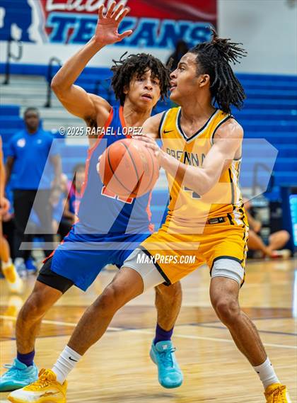 Thumbnail 2 in Brennan vs. Grand Oaks (McDonald's Texas Invitational) photogallery.