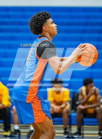 Thumbnail 2 in Brennan vs. Grand Oaks (McDonald's Texas Invitational) photogallery.