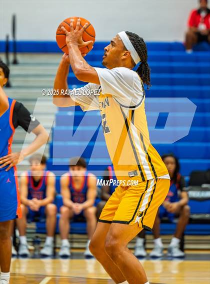 Thumbnail 2 in Brennan vs. Grand Oaks (McDonald's Texas Invitational) photogallery.