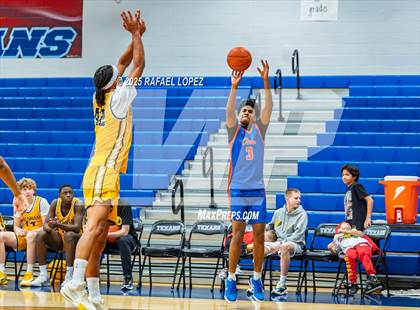 Thumbnail 2 in Brennan vs. Grand Oaks (McDonald's Texas Invitational) photogallery.