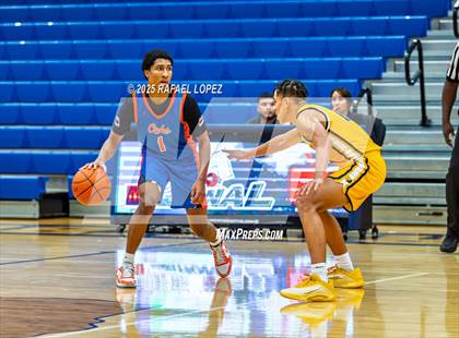 Thumbnail 3 in Brennan vs. Grand Oaks (McDonald's Texas Invitational) photogallery.