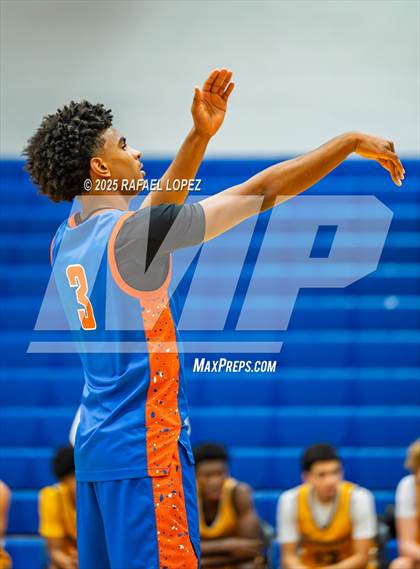 Thumbnail 3 in Brennan vs. Grand Oaks (McDonald's Texas Invitational) photogallery.