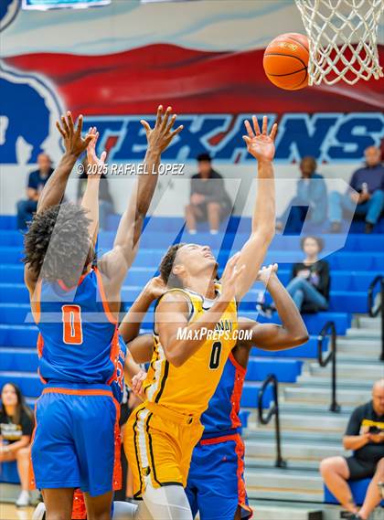 Thumbnail 2 in Brennan vs. Grand Oaks (McDonald's Texas Invitational) photogallery.