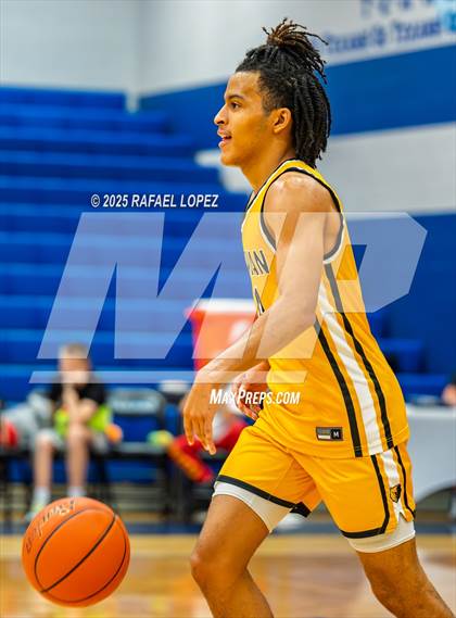 Thumbnail 1 in Brennan vs. Grand Oaks (McDonald's Texas Invitational) photogallery.