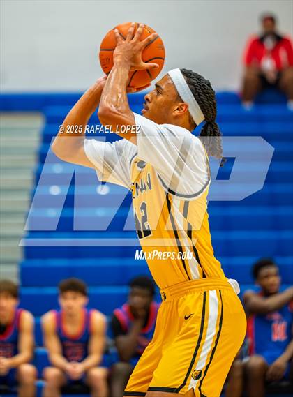 Thumbnail 2 in Brennan vs. Grand Oaks (McDonald's Texas Invitational) photogallery.